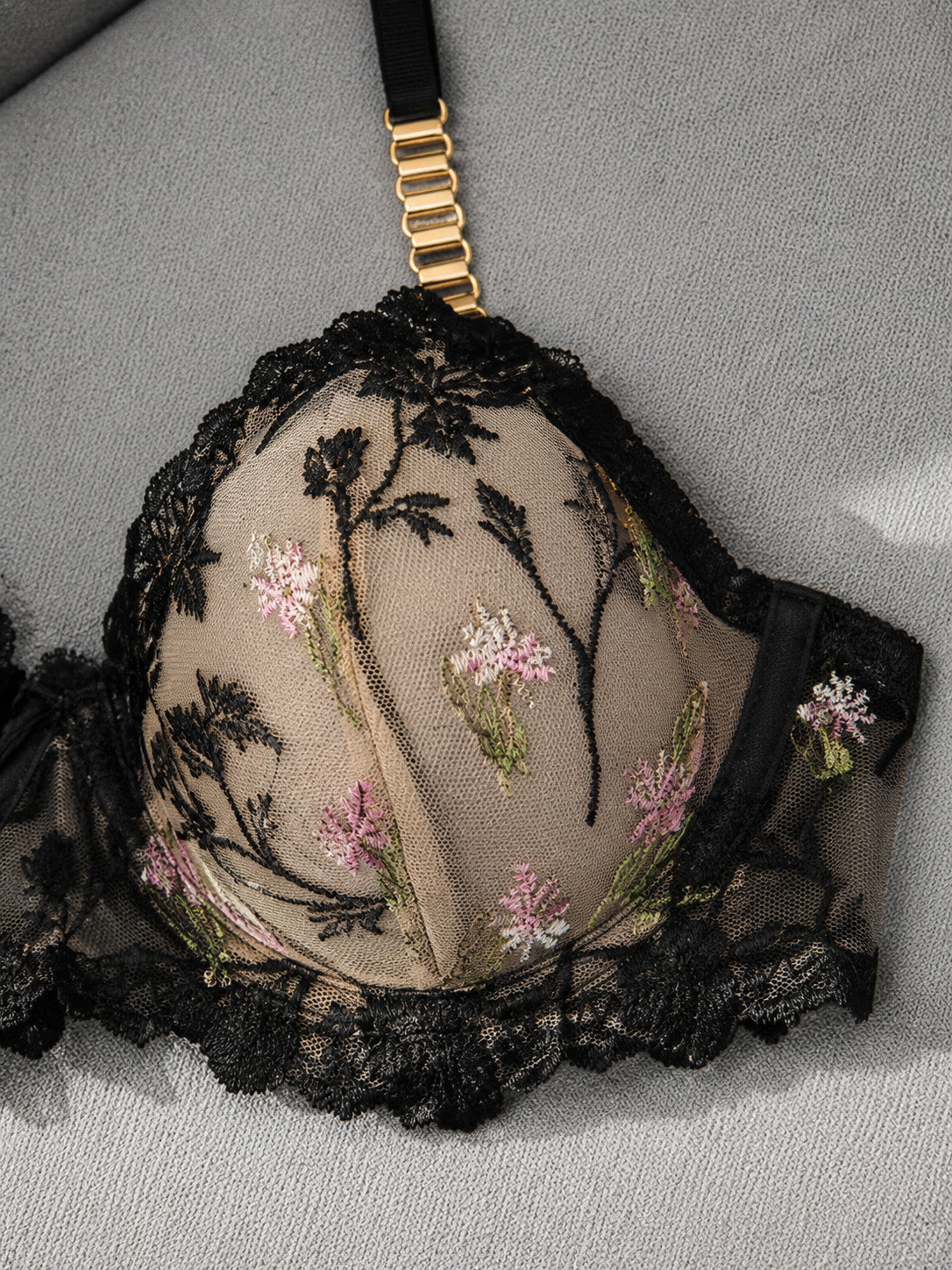 OTTO Model – Elegant French Style Lingerie Set