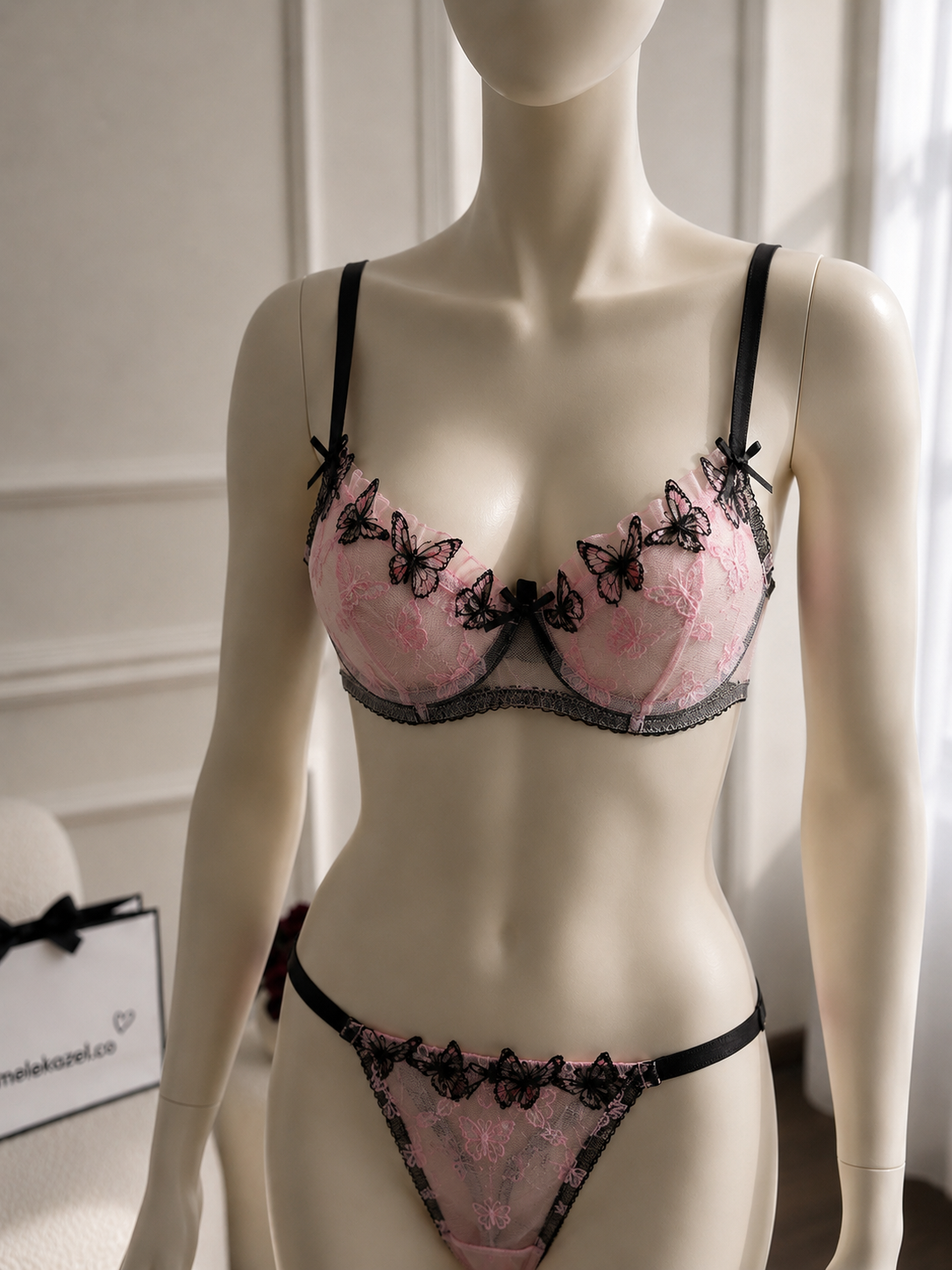 HAMBURG model  Two-Piece Lace Set