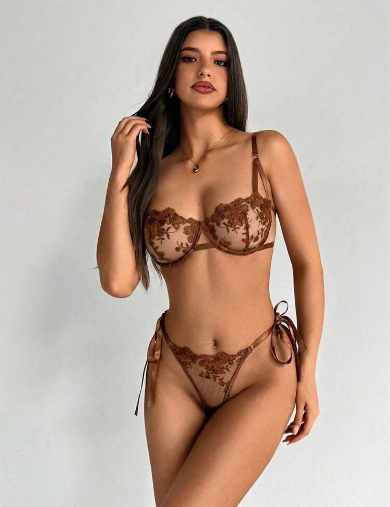 NOSAK Model Elegant French-Style Two-Piece Women’s Lingerie Set