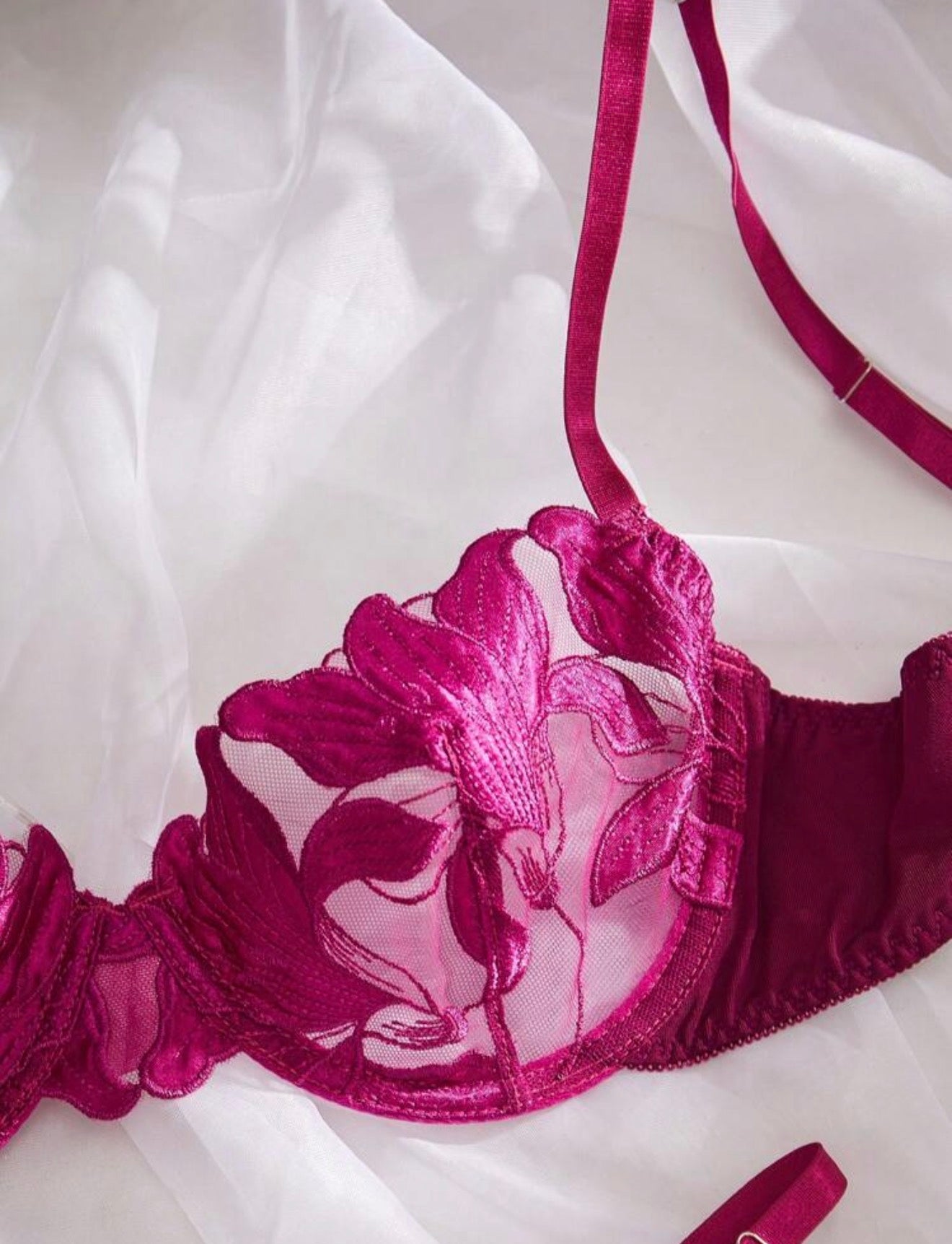 BERLIN Model – Romantic Style Lingerie Set
