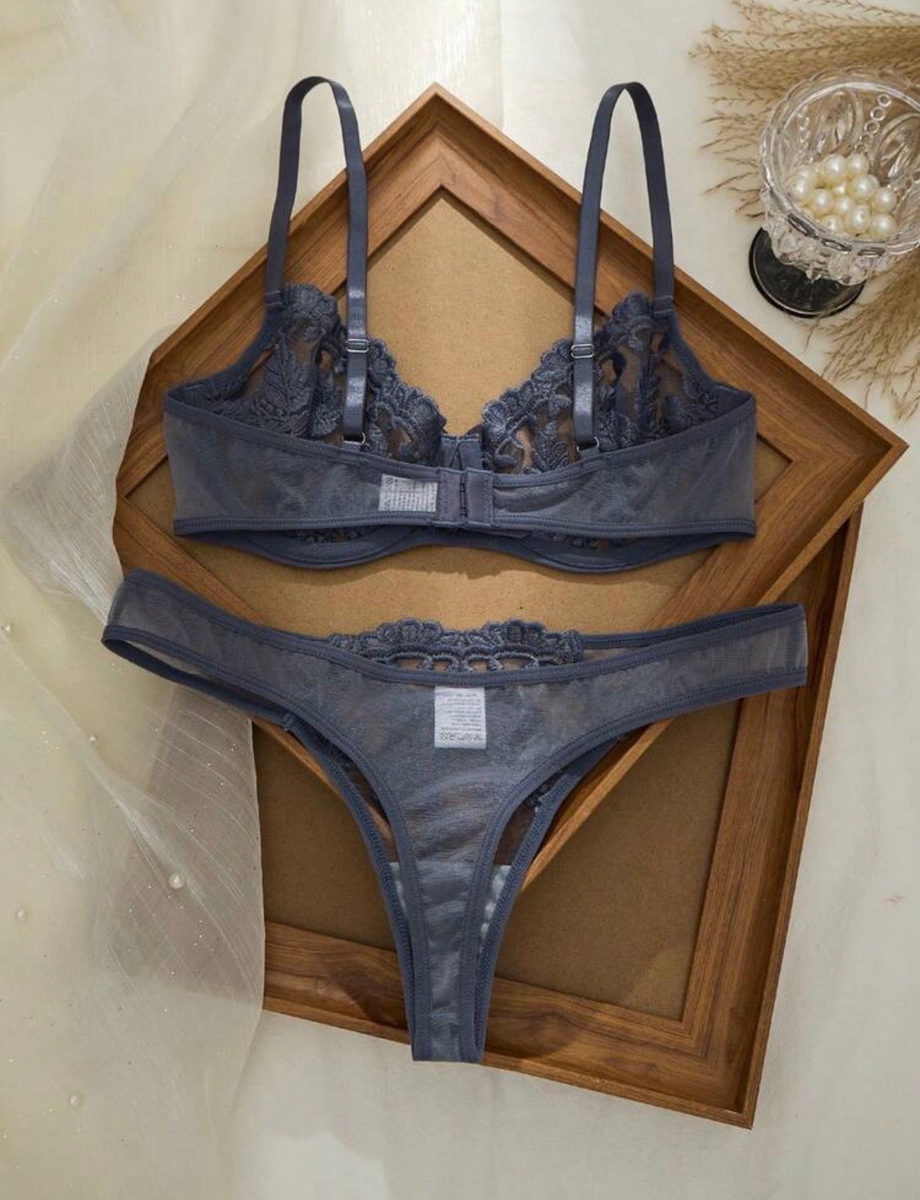 RENANYA Model Elegant French-Style Two-Piece Women’s Lingerie Set