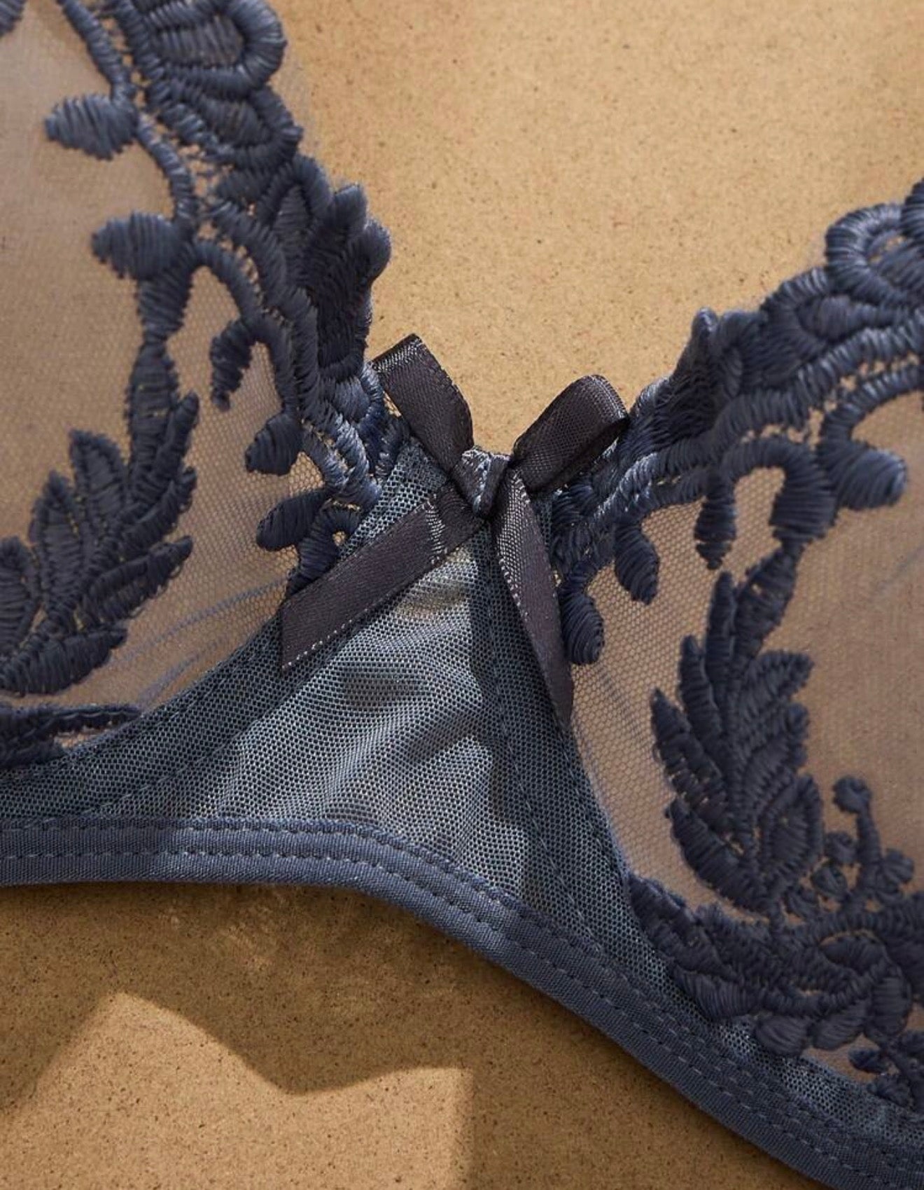 RENANYA Model Elegant French-Style Two-Piece Women’s Lingerie Set